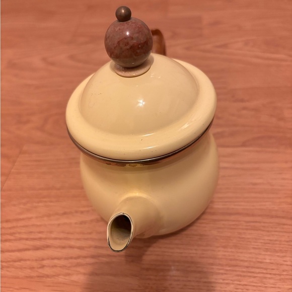 Victoria & Richard MacKenzie Childs Yellow-Gold Tea Set - Picture 12 of 16